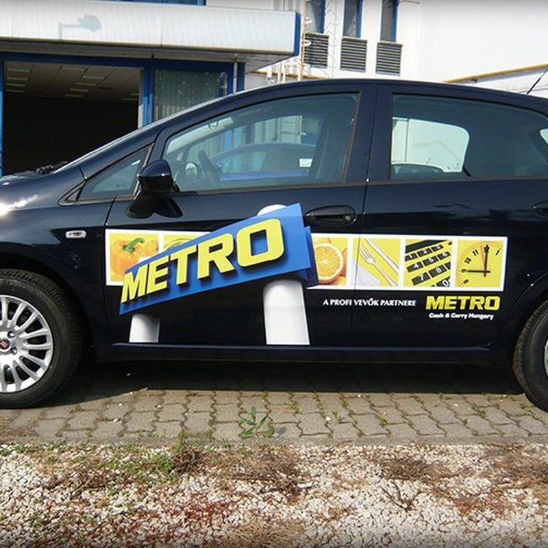 Személyautó részleges dekorral